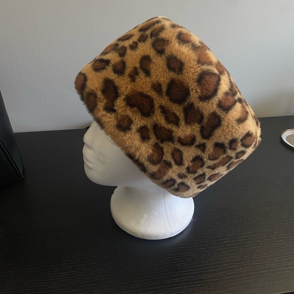 Leopard Print Ushanka Hat - Picture 2 of 5